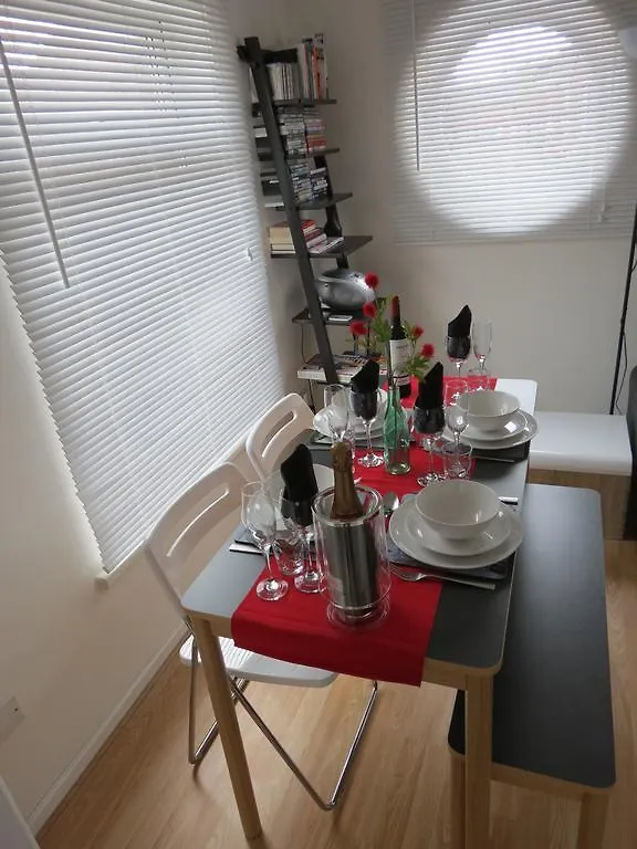 Fantastic Central Location - Parking - Business Or Leisure Belfast Apartment