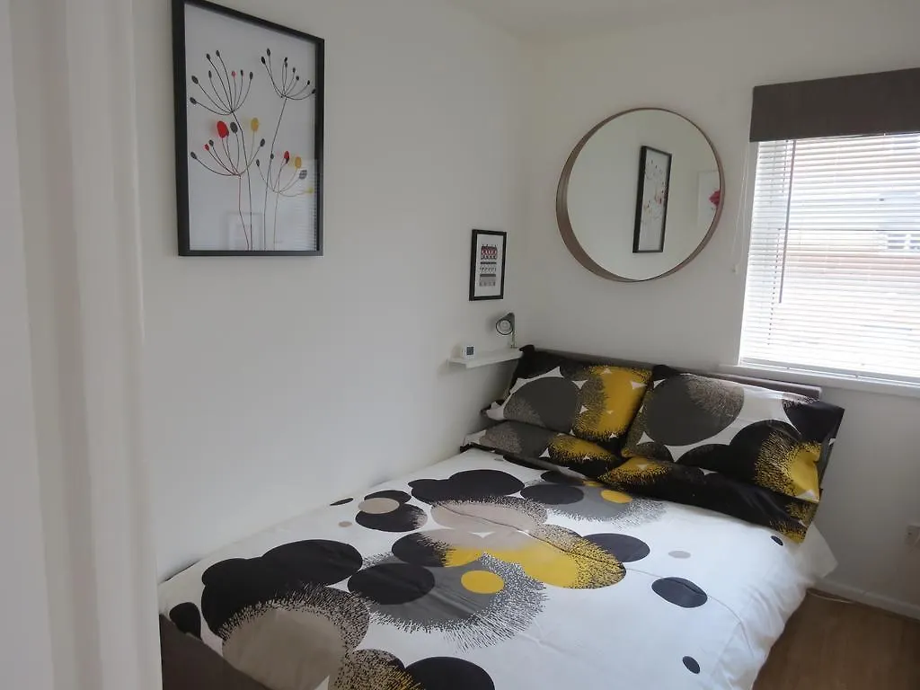 Fantastic Central Location - Parking - Business Or Leisure Belfast